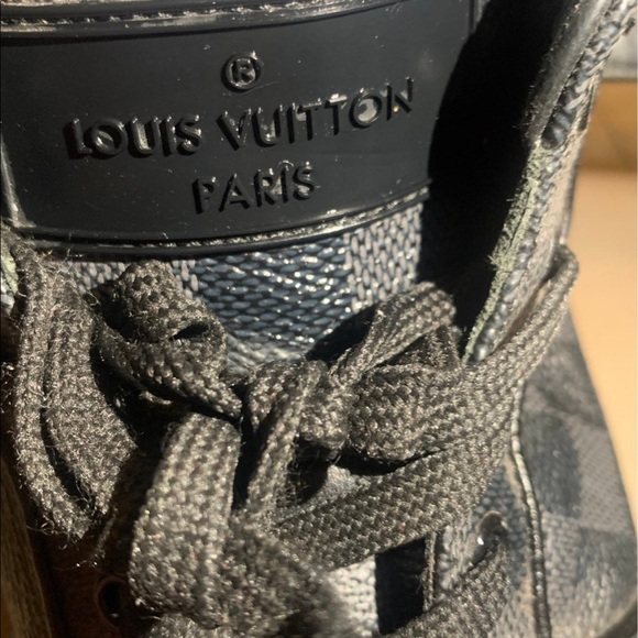 Men authentic Louis Vuitton shoe - Picture 6 of 7